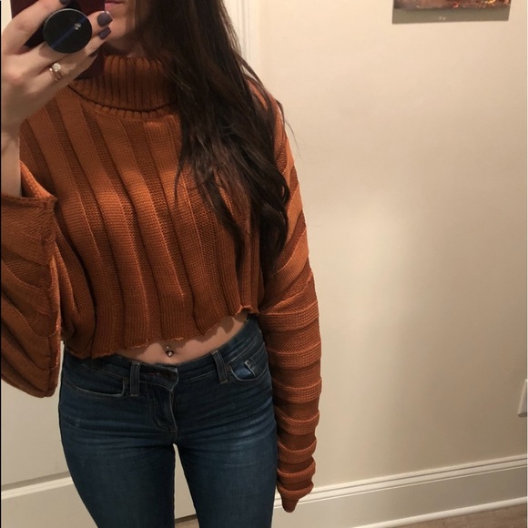 Cropped cowl neck sweater - Picture 1 of 5